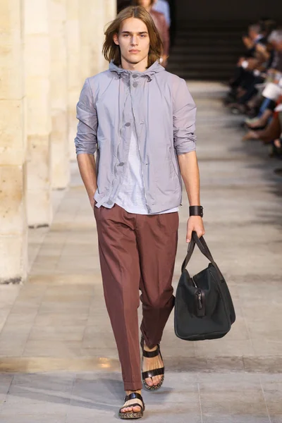 Look 13